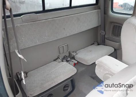 2002 Toyota Tacoma z USA, uszkodzony, nr VIN 5TEVL52NX2Z091722